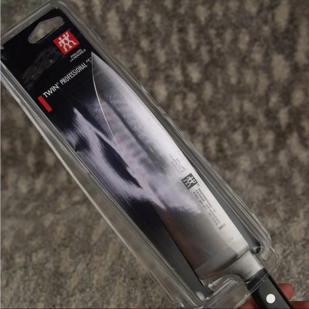 Zwilling J. A. Henckels Professional 's' Ice Hardened 8